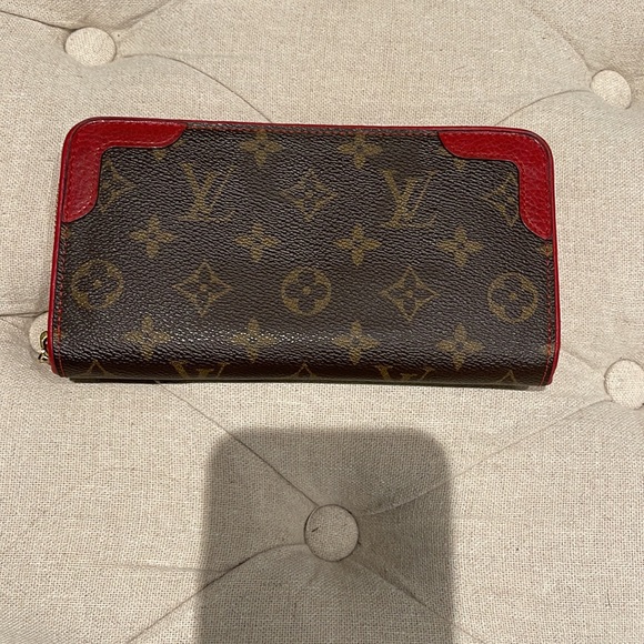 Louis Vuitton Zippy Retiro Wallet - Picture 3 of 17